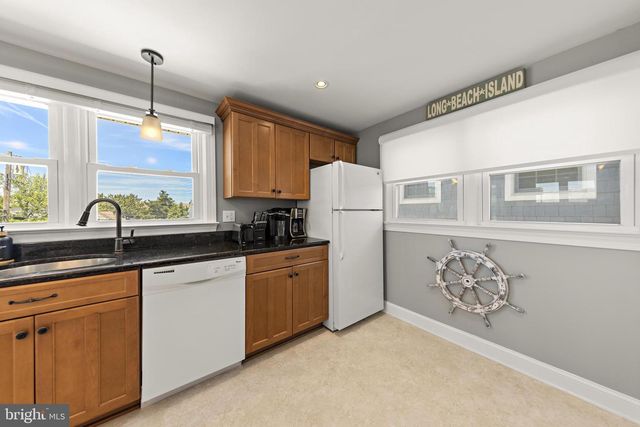 340 KENTFORD AVE, Beach Haven, NJ 08008