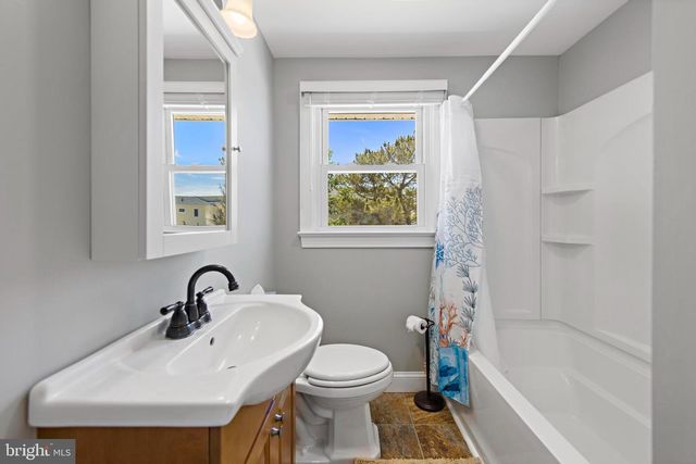 340 KENTFORD AVE, Beach Haven, NJ 08008