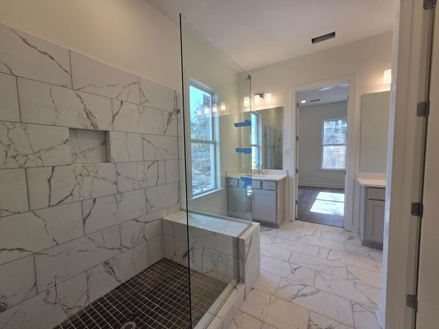 125 LIVE OAK CV, Oakland, TN 38060