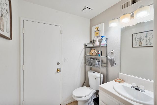 2185 Holder Ln, Tracy, CA 95377