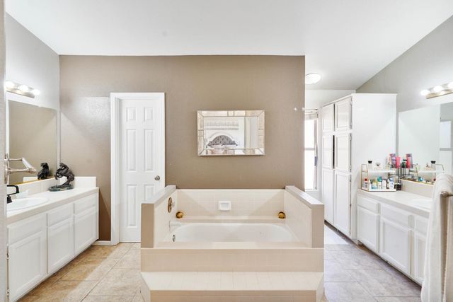 2185 Holder Ln, Tracy, CA 95377