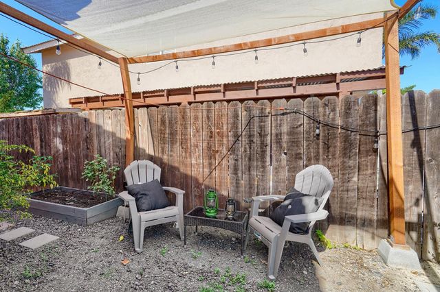 2185 Holder Ln, Tracy, CA 95377