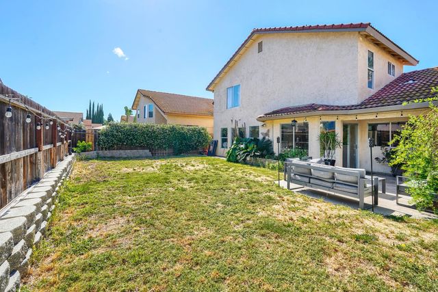 2185 Holder Ln, Tracy, CA 95377