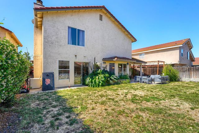 2185 Holder Ln, Tracy, CA 95377