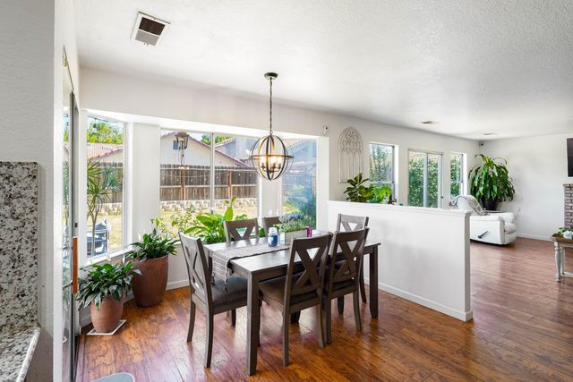 2185 Holder Ln, Tracy, CA 95377