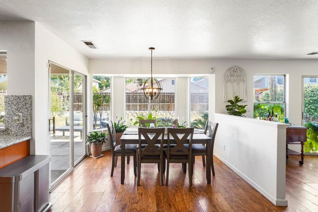 2185 Holder Ln, Tracy, CA 95377