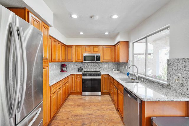 2185 Holder Ln, Tracy, CA 95377