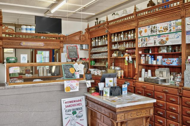 112 Main Street, Yarmouth Port, MA 02675