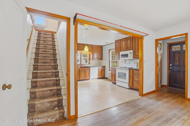 702 Rt 212, Saugerties, NY 12477