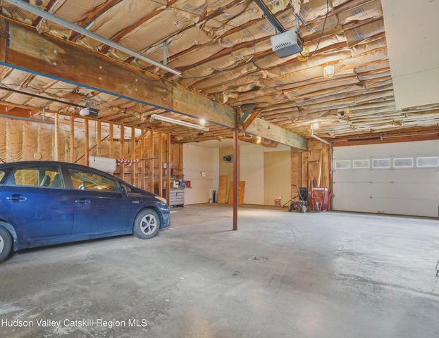 702 Rt 212, Saugerties, NY 12477