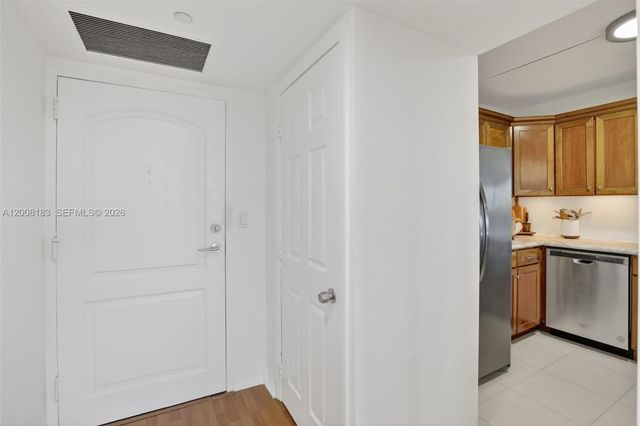 3675 N Country Club Drive 410, Aventura, FL 33180