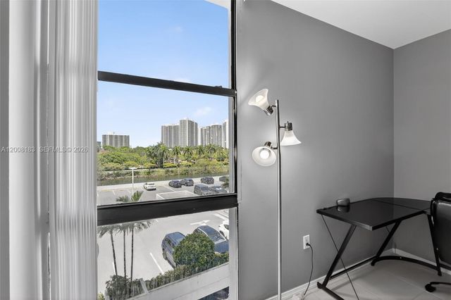 3675 N Country Club Drive 410, Aventura, FL 33180