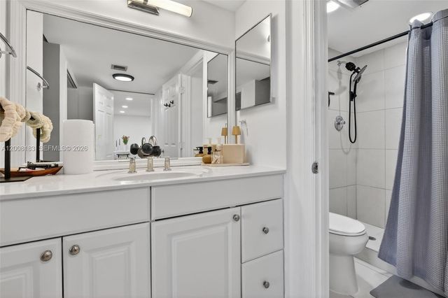 3675 N Country Club Drive 410, Aventura, FL 33180
