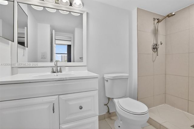 3675 N Country Club Drive 410, Aventura, FL 33180