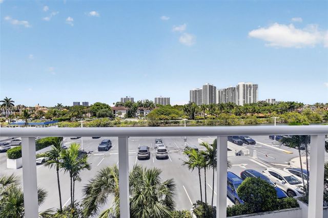 3675 N Country Club Drive 410, Aventura, FL 33180