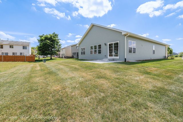 300 N Aspen Drive, Cortland, IL 60112