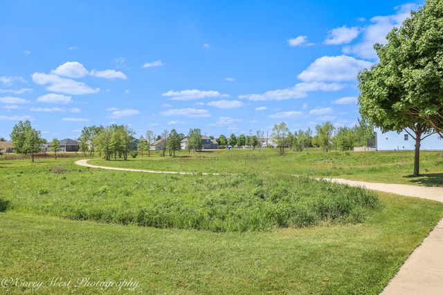 300 N Aspen Drive, Cortland, IL 60112
