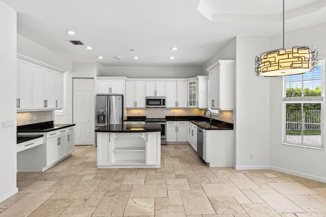 9956 Cobblestone Creek Drive, Boynton Beach, FL 33472