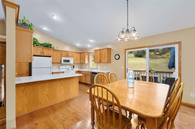 221 La Mans Lane, Eau Claire, WI 54703