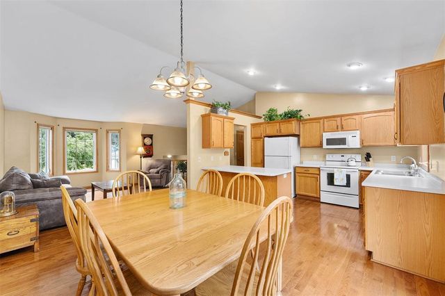 221 La Mans Lane, Eau Claire, WI 54703