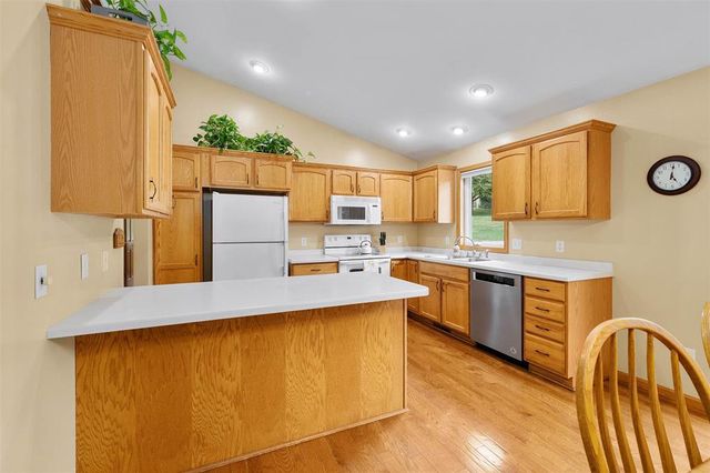 221 La Mans Lane, Eau Claire, WI 54703
