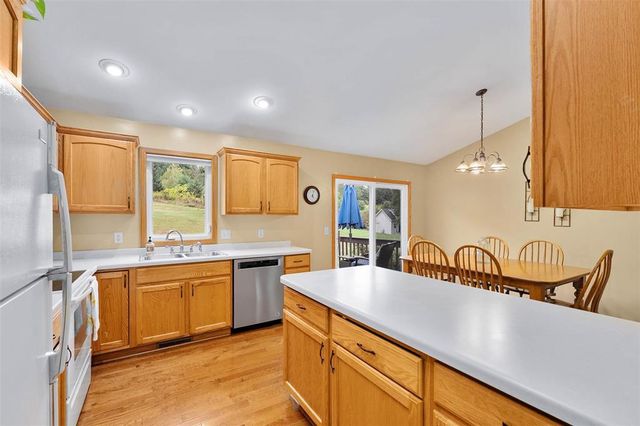 221 La Mans Lane, Eau Claire, WI 54703