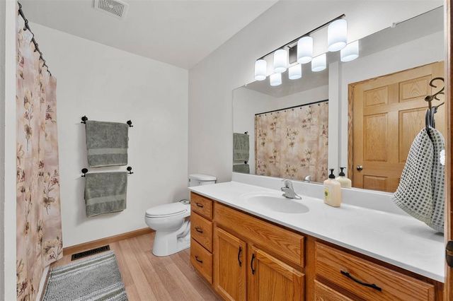 221 La Mans Lane, Eau Claire, WI 54703
