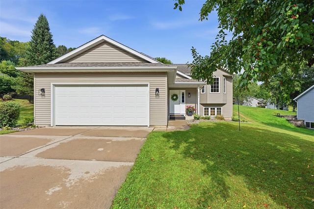 221 La Mans Lane, Eau Claire, WI 54703
