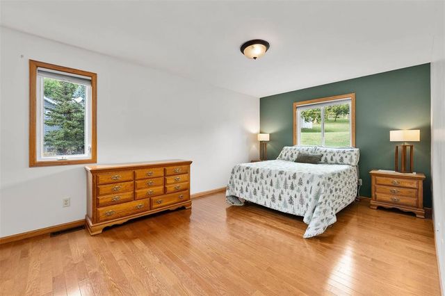 221 La Mans Lane, Eau Claire, WI 54703
