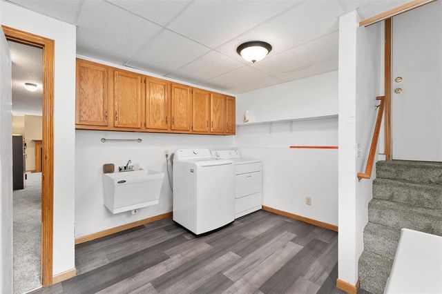 221 La Mans Lane, Eau Claire, WI 54703