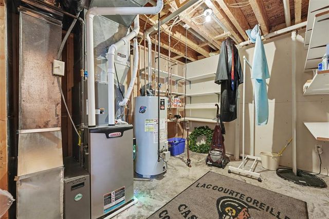 221 La Mans Lane, Eau Claire, WI 54703