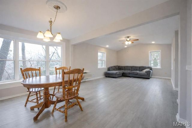 9046 Bunkum Road, Fairview Heights, IL 62208