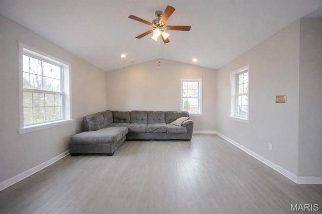 9046 Bunkum Road, Fairview Heights, IL 62208