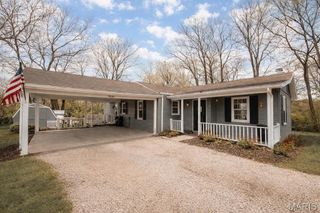 9046 Bunkum Road, Fairview Heights, IL 62208