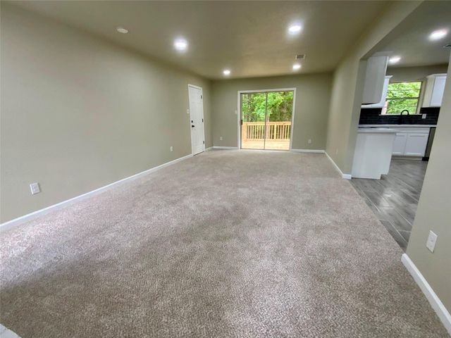 296 Kings Row, Livingston, TX 77351