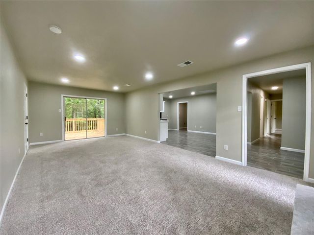 296 Kings Row, Livingston, TX 77351