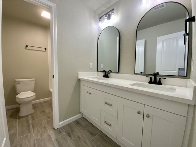 296 Kings Row, Livingston, TX 77351