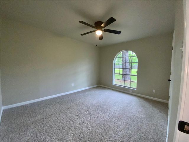 296 Kings Row, Livingston, TX 77351