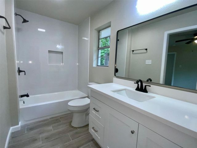 296 Kings Row, Livingston, TX 77351