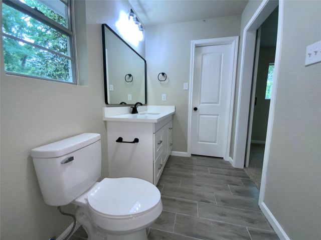 296 Kings Row, Livingston, TX 77351