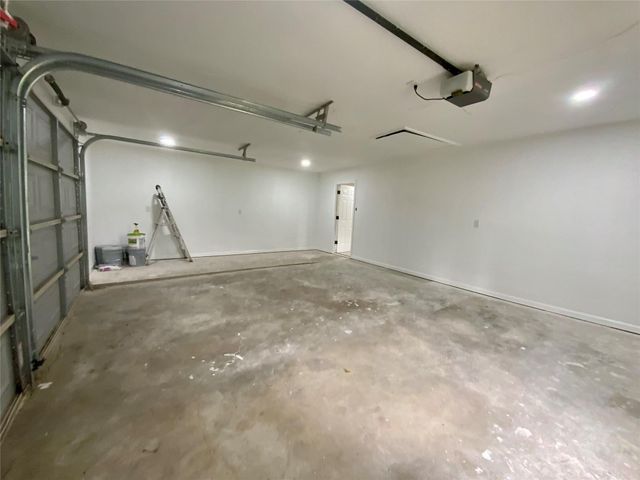 296 Kings Row, Livingston, TX 77351