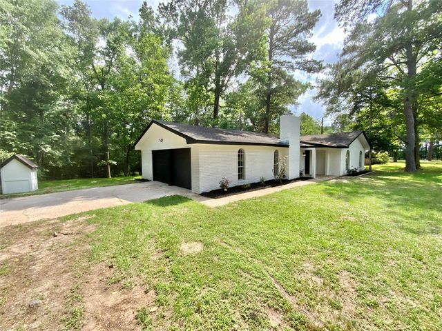 296 Kings Row, Livingston, TX 77351