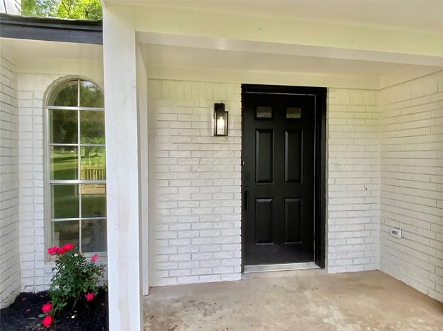 296 Kings Row, Livingston, TX 77351