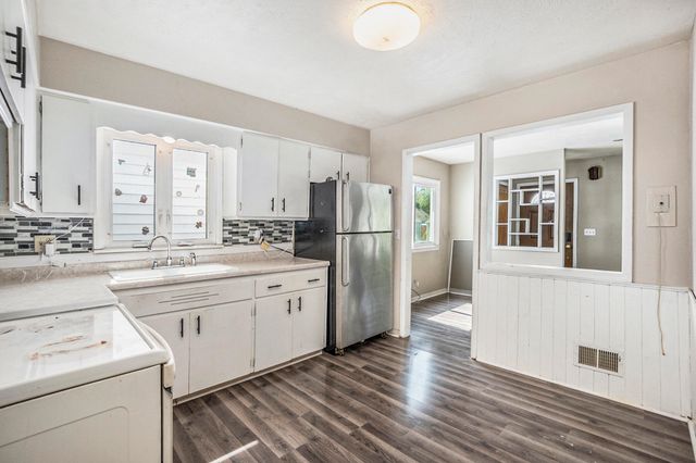 419 N 28TH Street, Council Bluffs, IA 51501