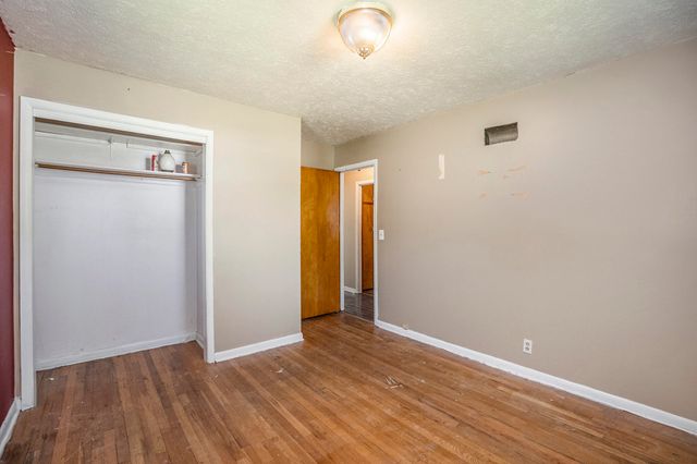 419 N 28TH Street, Council Bluffs, IA 51501