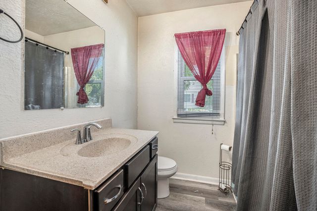 419 N 28TH Street, Council Bluffs, IA 51501