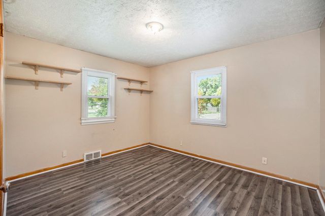 419 N 28TH Street, Council Bluffs, IA 51501