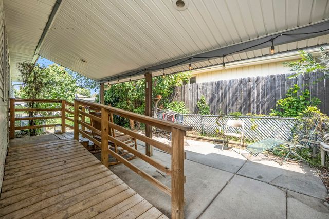 419 N 28TH Street, Council Bluffs, IA 51501