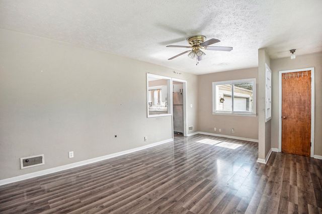 419 N 28TH Street, Council Bluffs, IA 51501