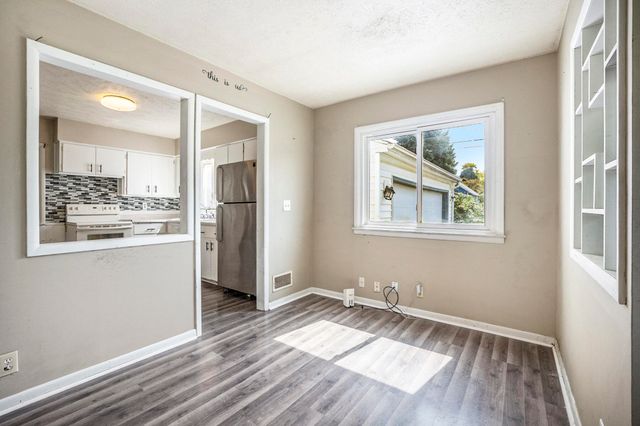 419 N 28TH Street, Council Bluffs, IA 51501